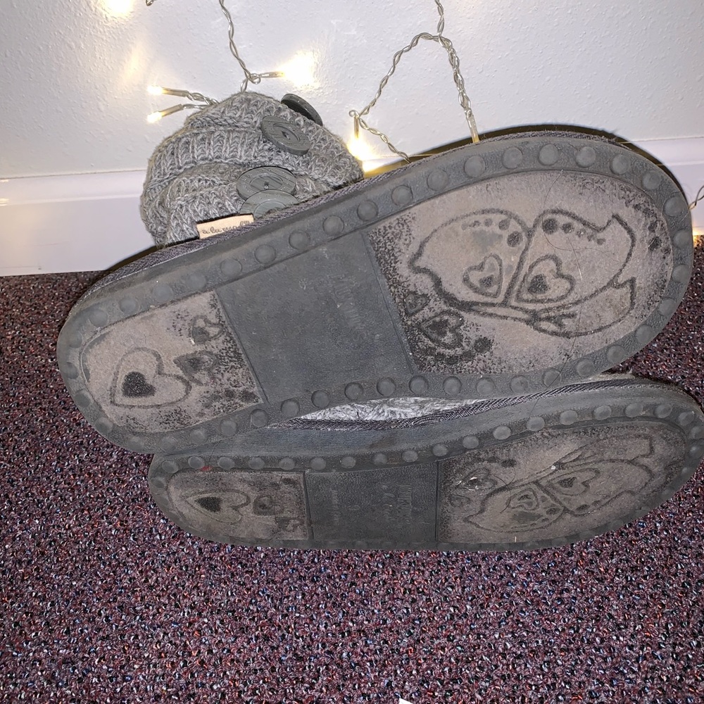 Knit Slippers - Picture 3 of 6